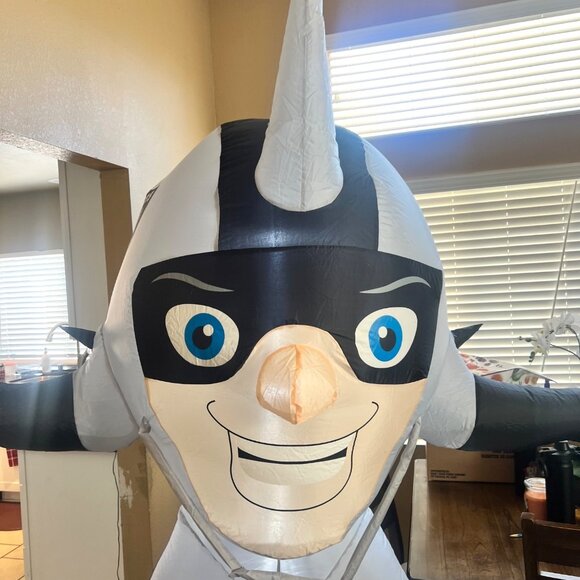 NFL Raiders 7’ft Led Lit Inflatable Mascot - Picture 6 of 13